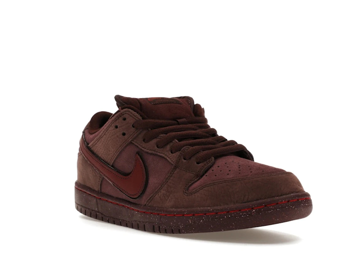 Nike SB Dunk Low City of Love Burgundy Crush - vue secondaire A