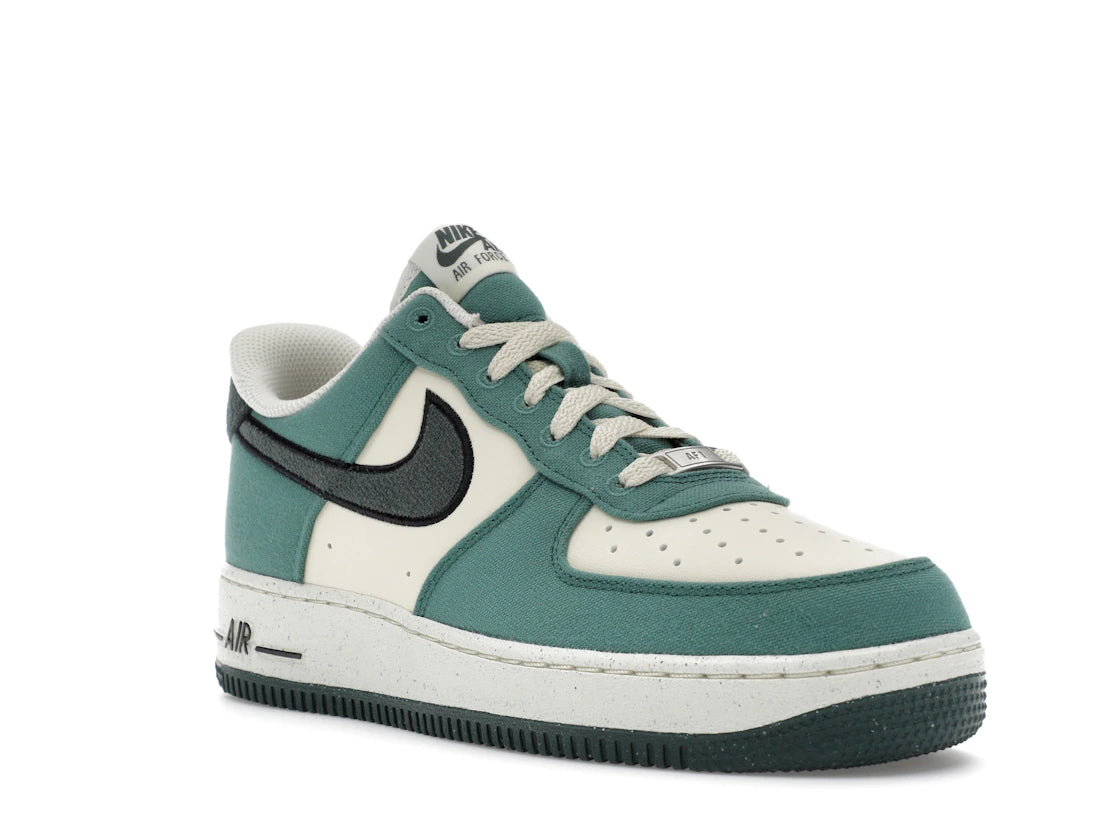 Nike Air Force 1 '07 Vintage Green - vue secondaire A