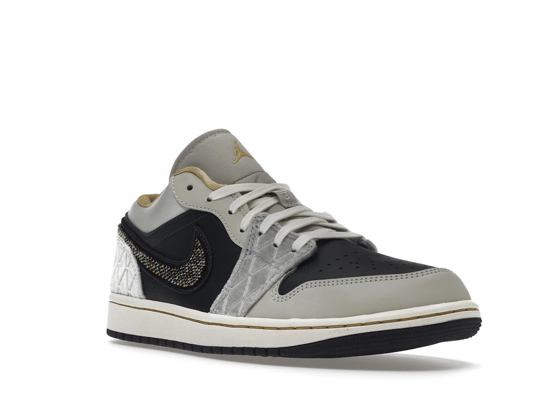 Jordan 1 Low Beaded Swoosh - vue secondaire A