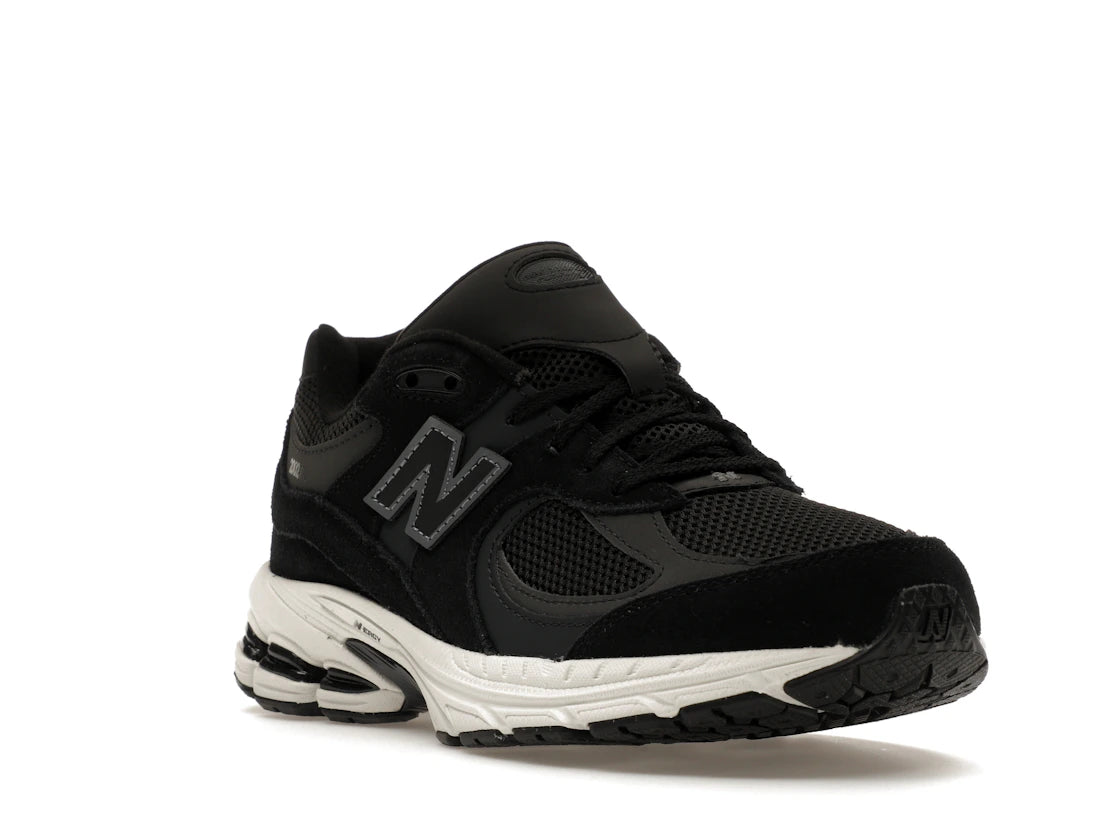 New Balance 2002R Black (GS) - vue secondaire A