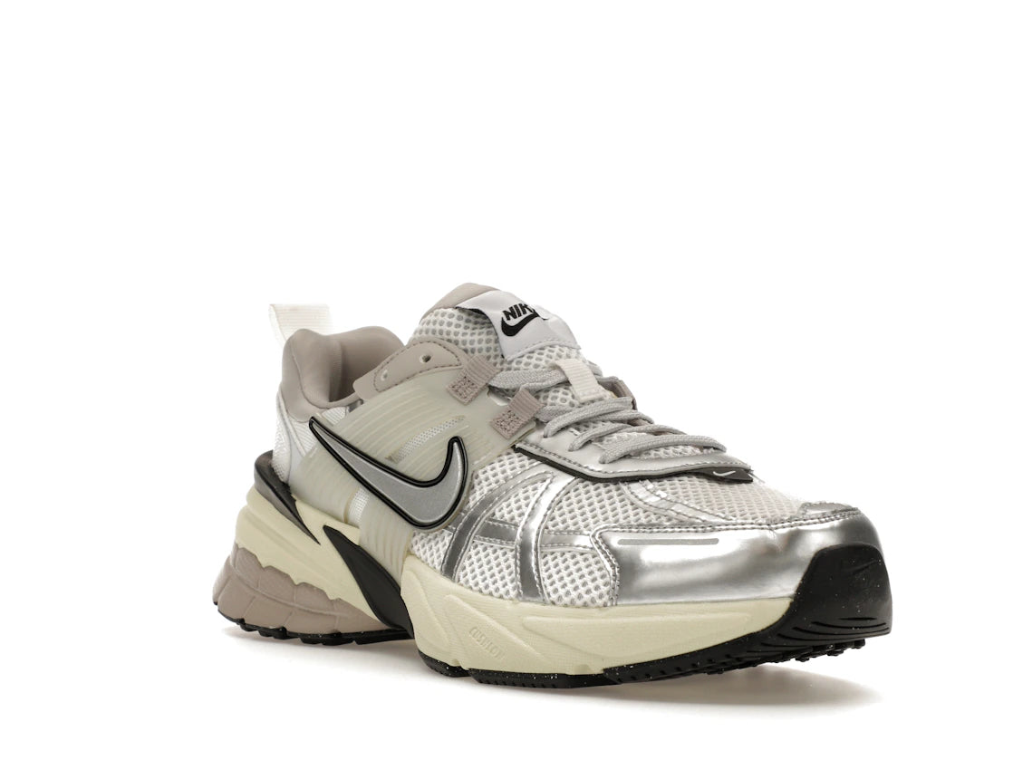 Nike V2K Run Summit White Metallic Silver - vue secondaire A
