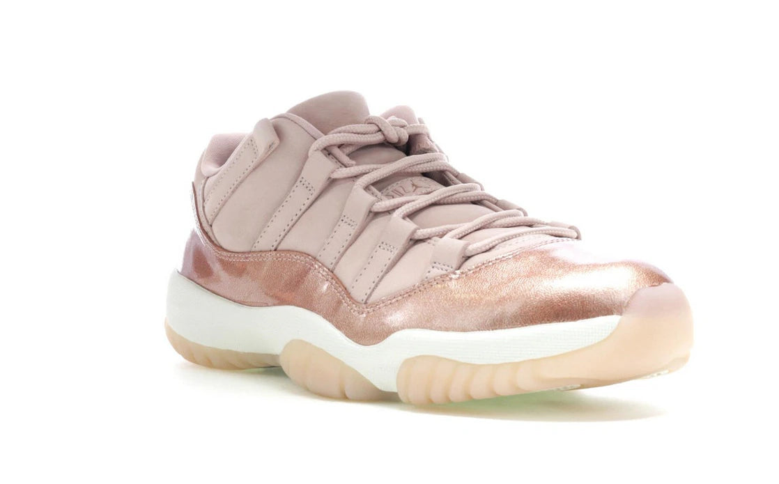Jordan 11 Retro Low Rose Gold (Women's) - vue secondaire A