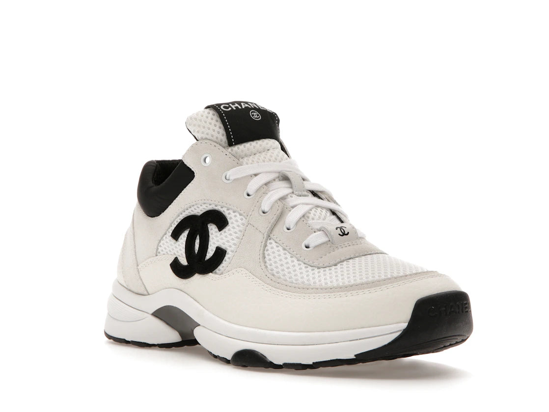 Chanel Low Top Trainer Suede White Black (Women's) - vue secondaire A