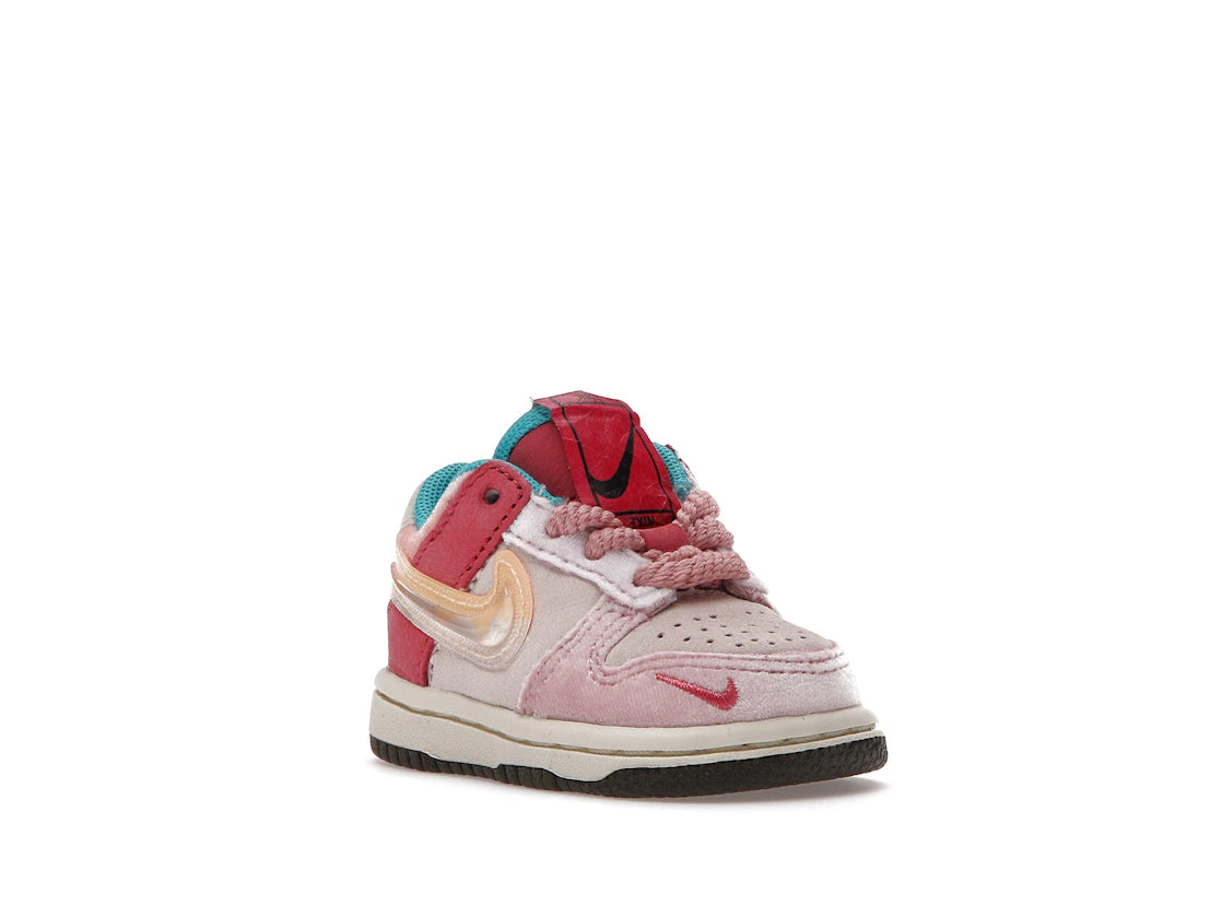 Nike Dunk Low Social Status Free Lunch Strawberry Milk (TD) - vue secondaire A
