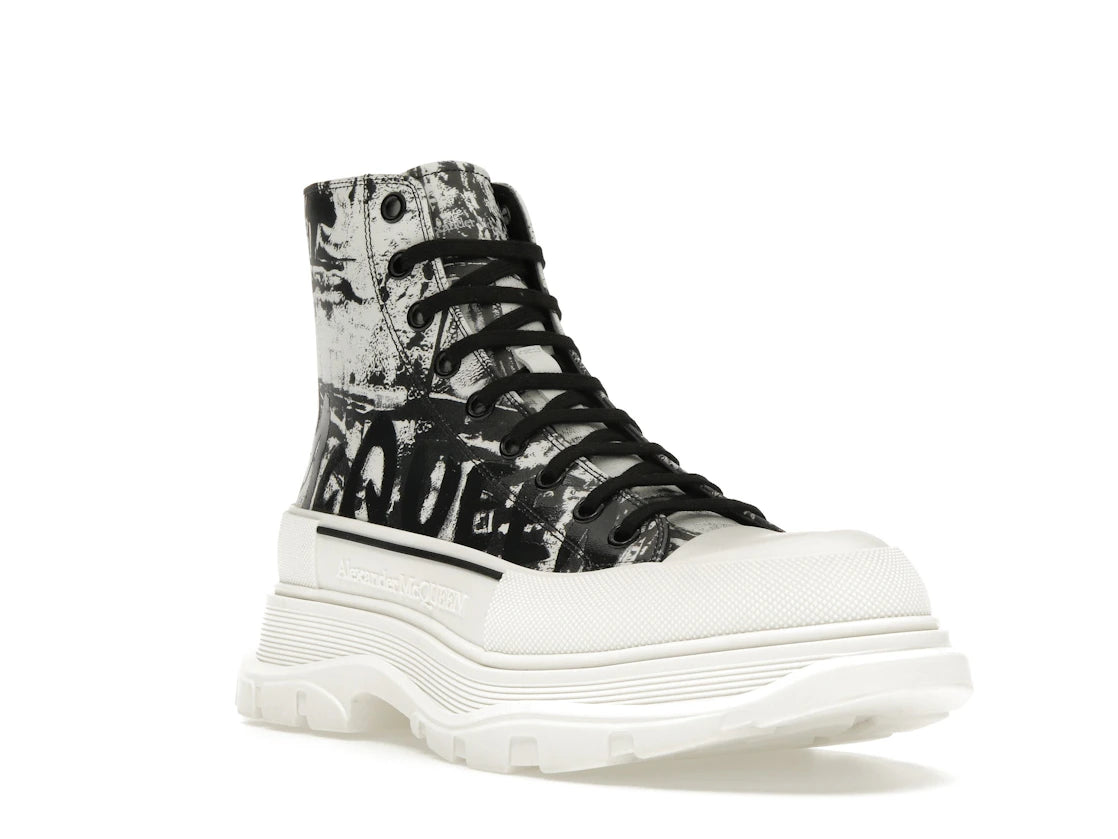 Alexander McQueen Graffiti Tread Slick Boot White Black (Women's) - vue secondaire A