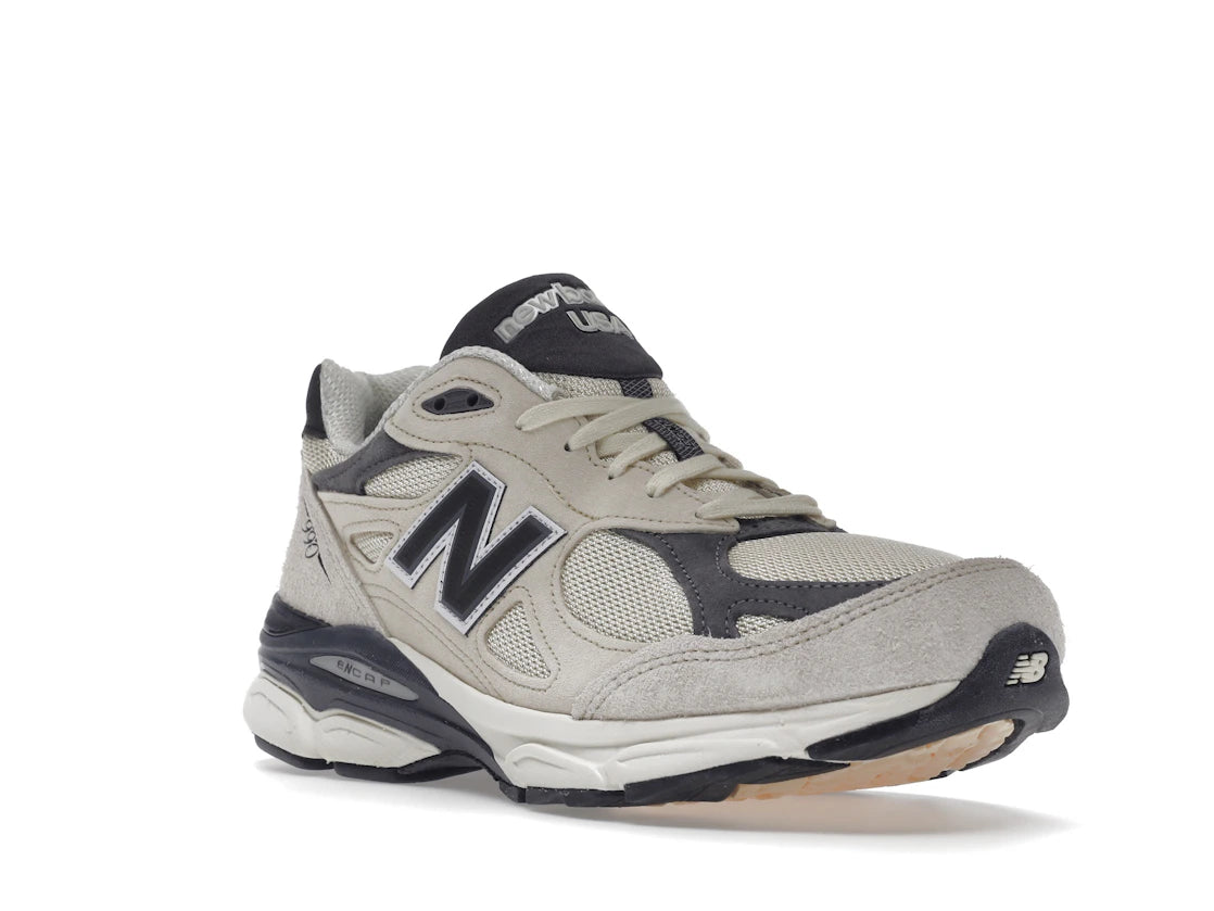 New Balance 990v3 MiUSA Teddy Santis Moonbeam - vue secondaire A