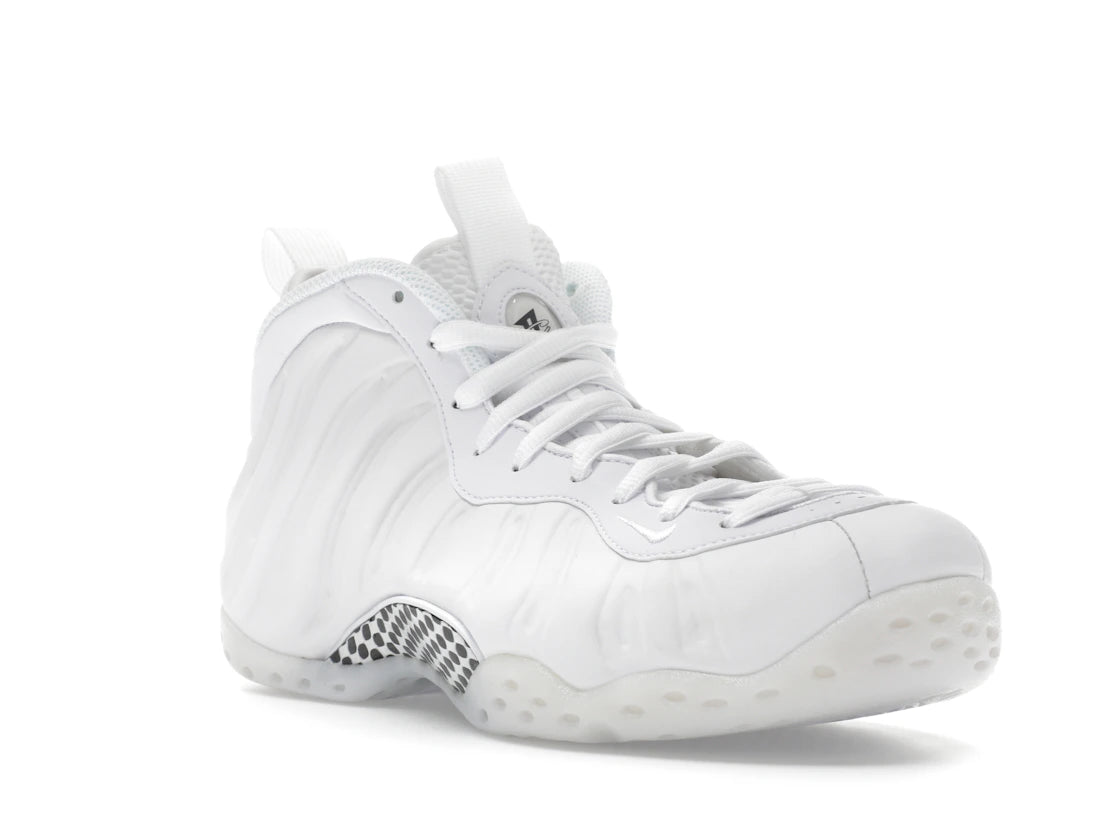 Nike Air Foamposite One Triple White - vue secondaire A