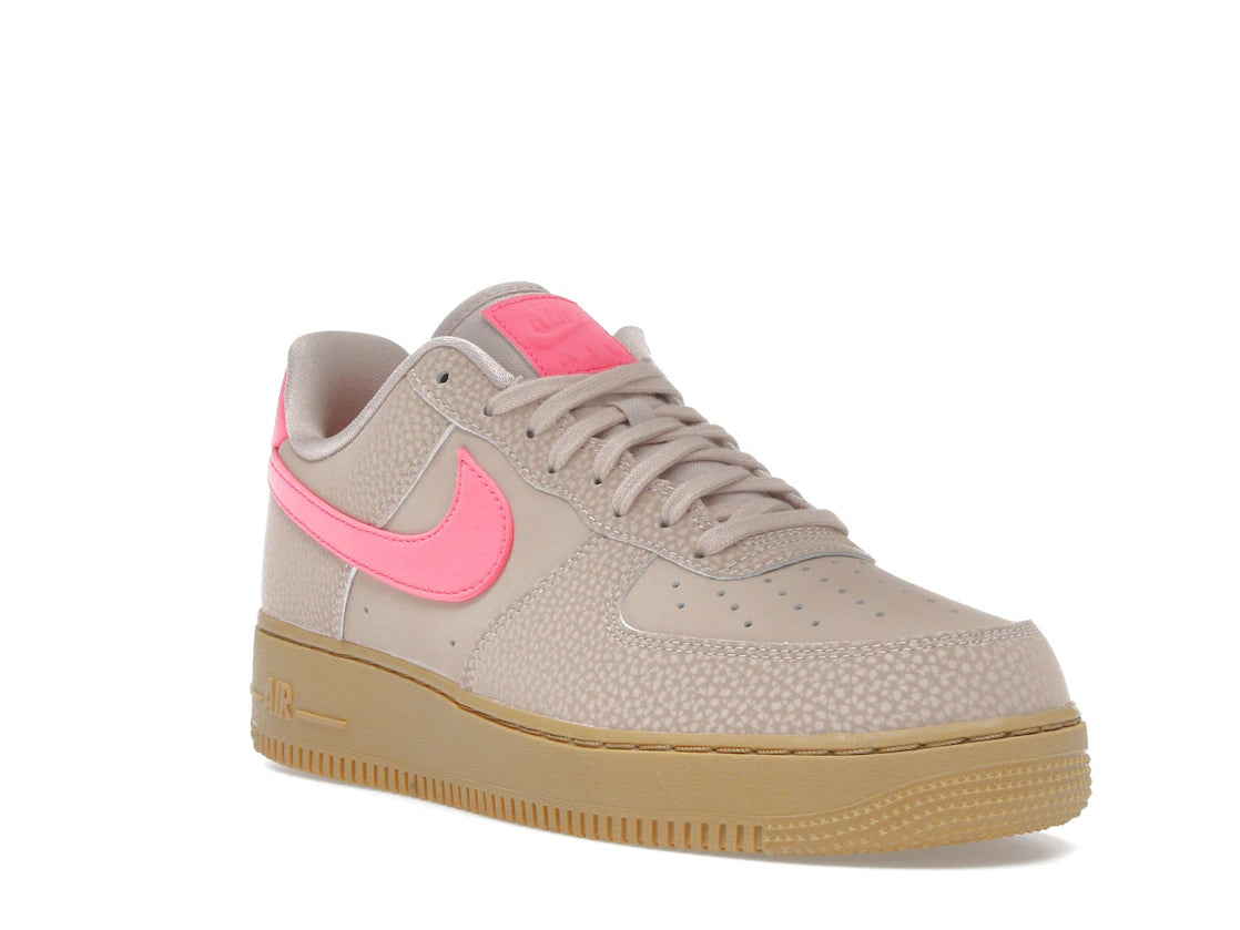 Nike Air Force 1 Low '07 Particle Beige Hyper Pink (Women's) - vue secondaire A