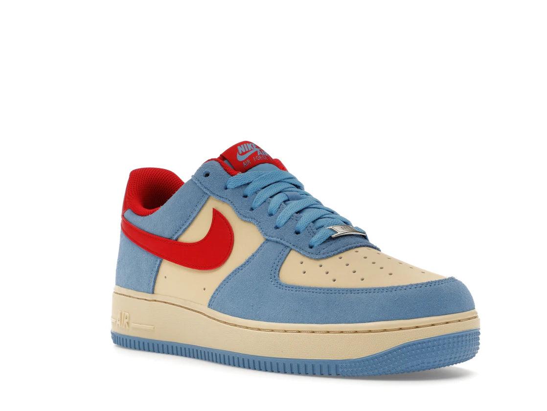 Nike Air Force 1 Low '07 LV8 Doraemon - vue secondaire A