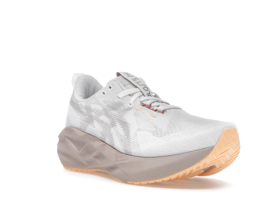 ASICS Novablast 5 White Fawn (Women's) - vue secondaire A