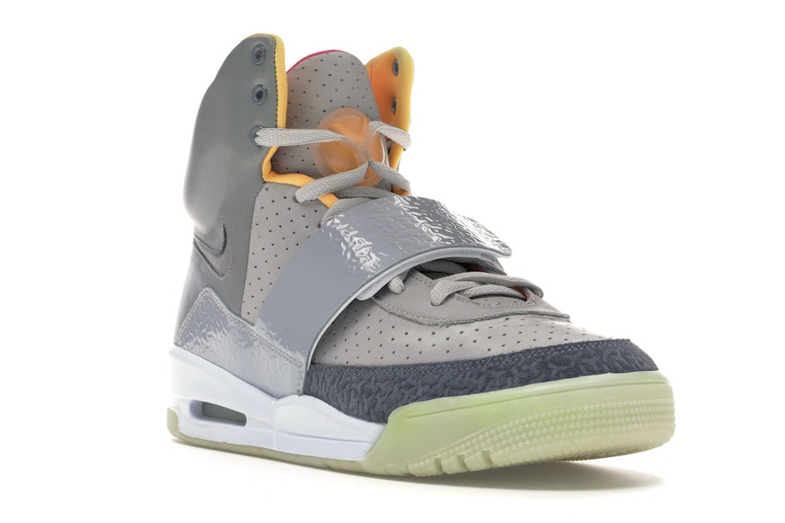 Nike Air Yeezy 1 Zen Grey - vue secondaire A