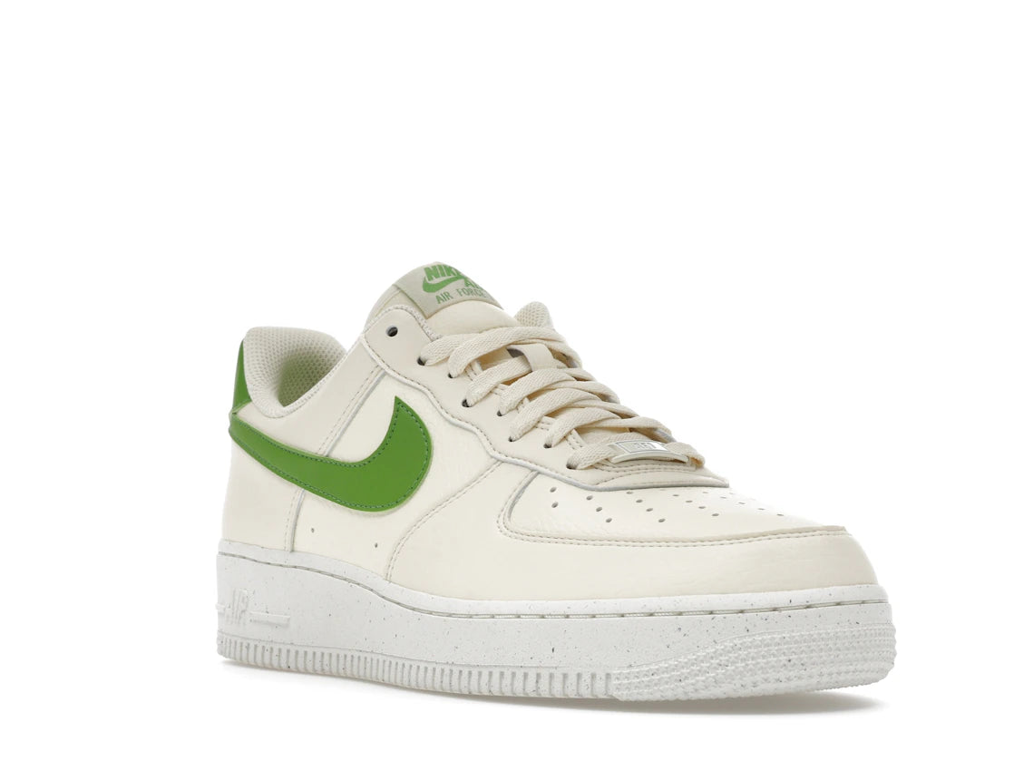 Nike Air Force 1 Low '07 SE Coconut Milk Chlorophyll (Women's) - vue secondaire A