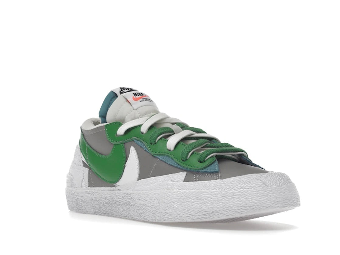 Nike Blazer Low sacai Medium Grey Classic Green - vue secondaire A
