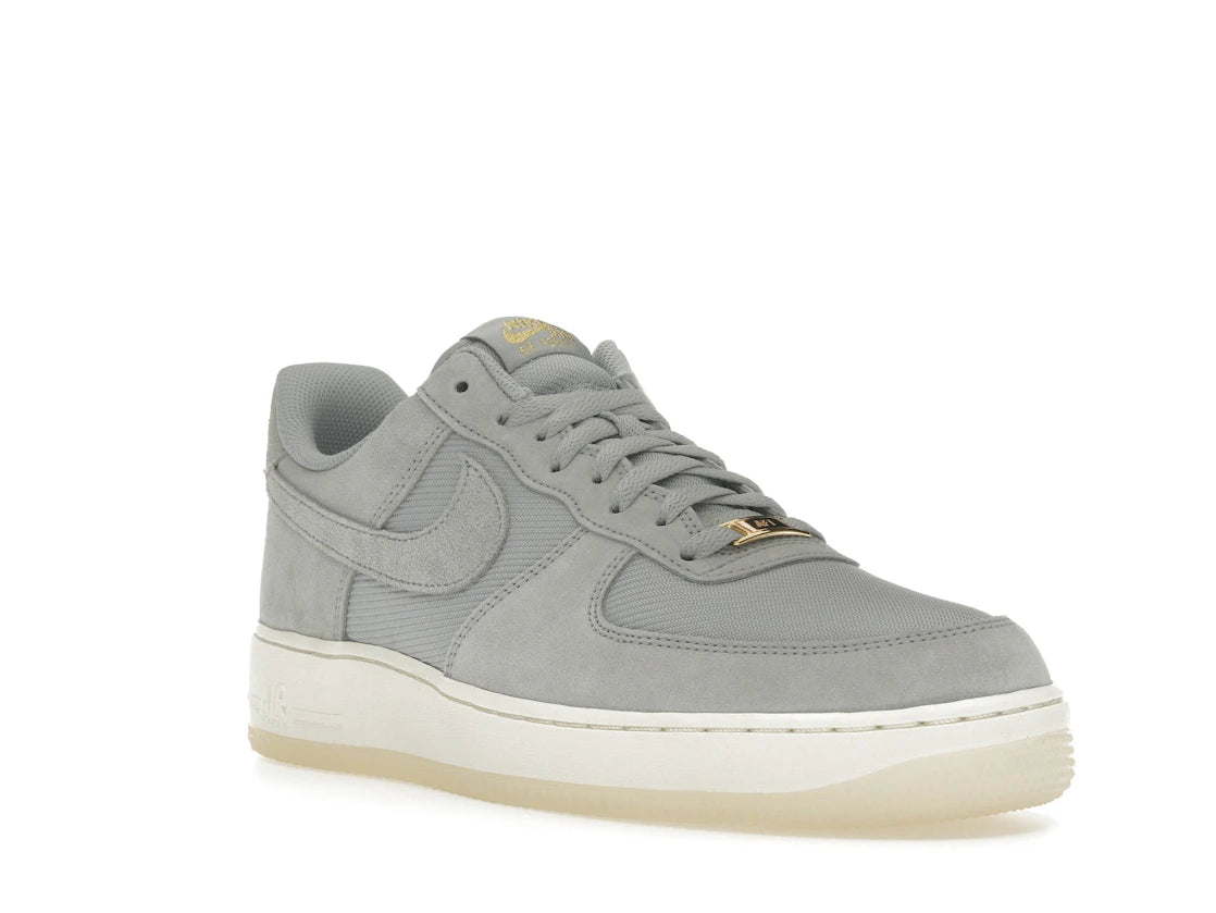 Nike Air Force 1 Low '07 LV8 Light Smoke Grey Metallic Gold Pale Ivory - vue secondaire A