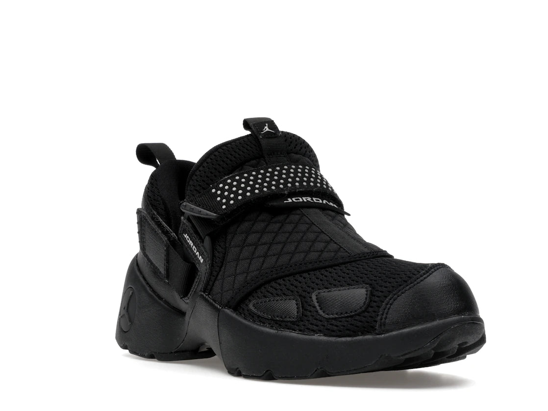Jordan Trunner LX Triple Black (Women's) - vue secondaire A