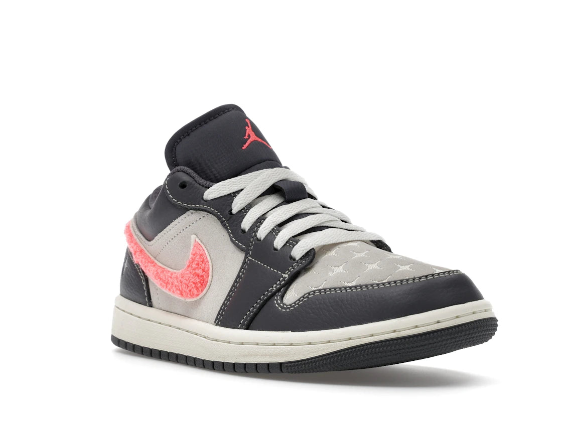 Jordan 1 Low Light Graphite Hot Punch (Women's) - vue secondaire A