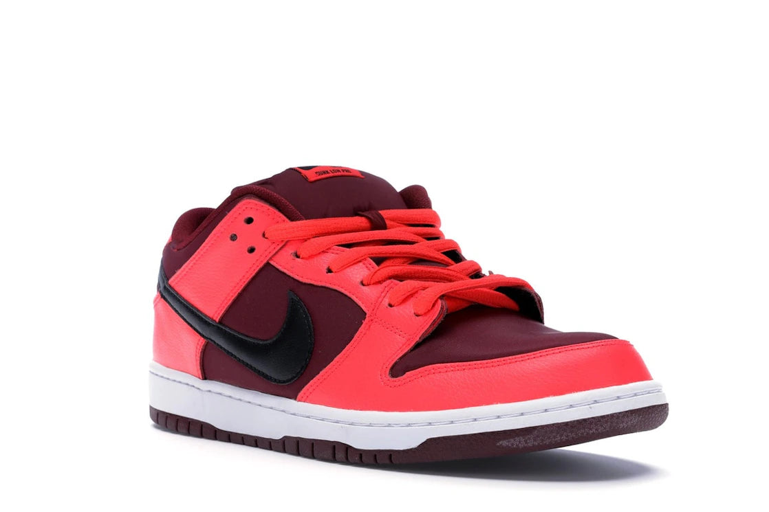 Nike SB Dunk Low Laser Crimson - vue secondaire A