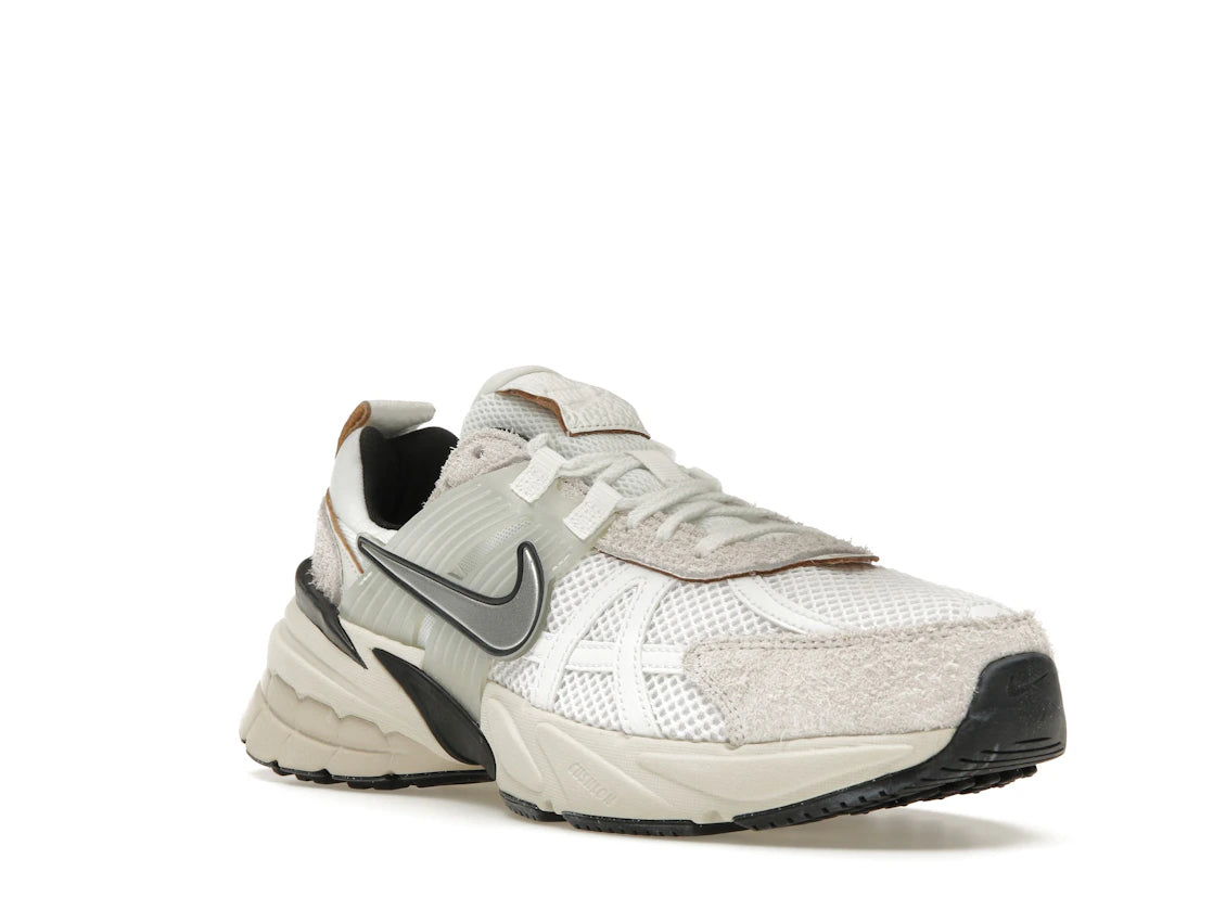Nike V2K Run Summit White Light Orewood Brown (Damen) - vue secondaire A