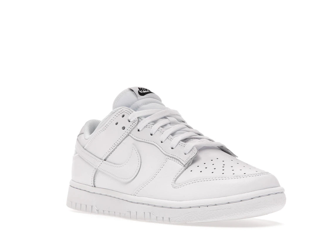 Nike Dunk Low Triple White (2021) (Women's) - vue secondaire A