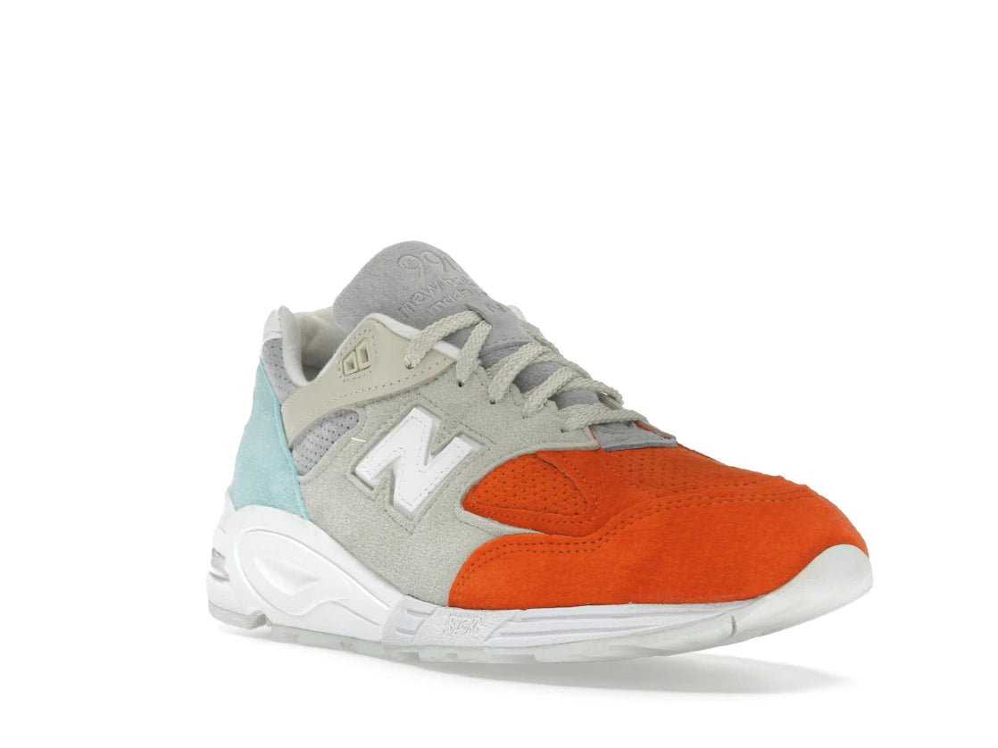 New Balance 990v2 Kith Cyclades (with Socks) - vue secondaire A