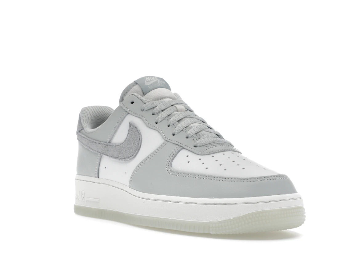 Nike Air Force 1 '07 Light Silver Pumice - vue secondaire A