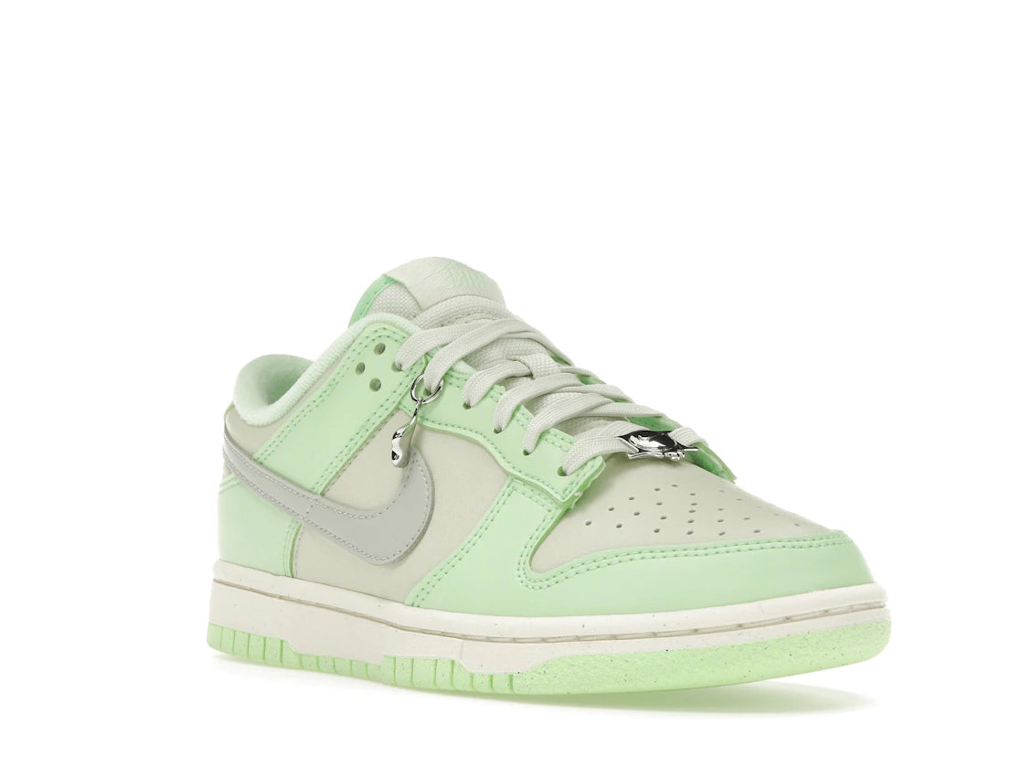 Nike Dunk Low SE Next Nature Sea Glass (Women's) - vue secondaire A