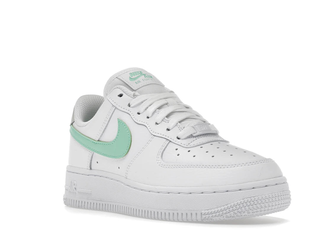 Nike Air Force 1 Low Green Glow (Women's) - vue secondaire A