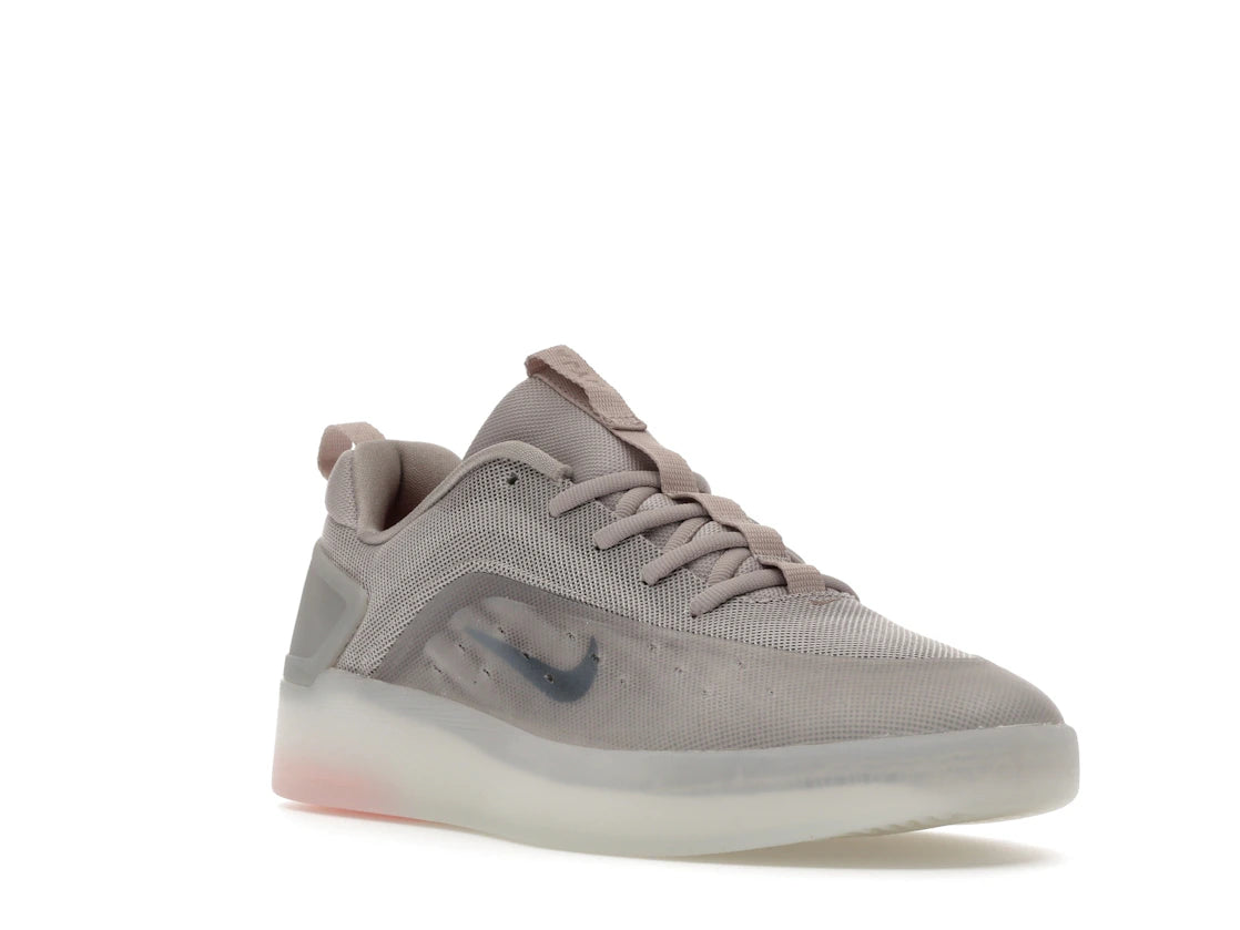 Nike SB Zoom Nyjah 4 College Grey Bright Crimson - vue secondaire A