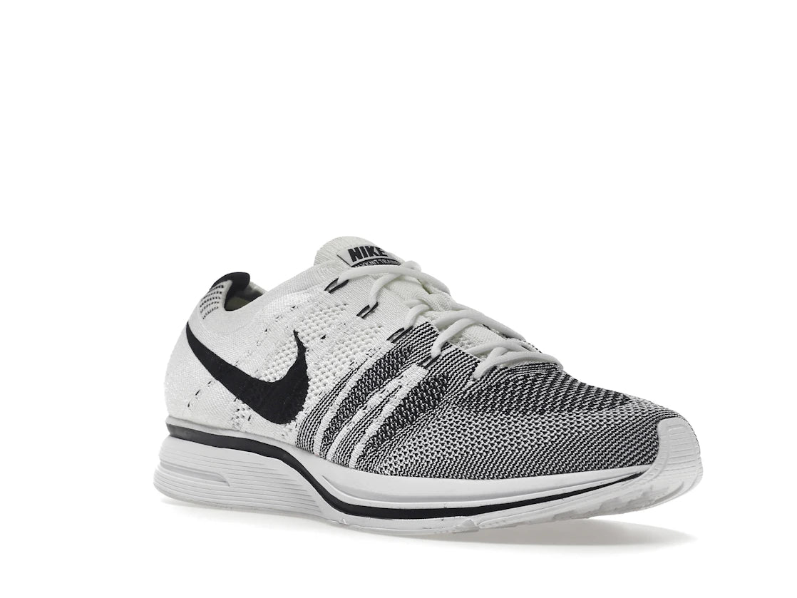 Nike Flyknit Trainer White Black - vue secondaire A