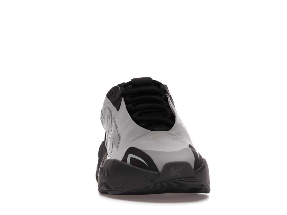 adidas Yeezy Boost 700 MNVN Metallic - vue secondaire A