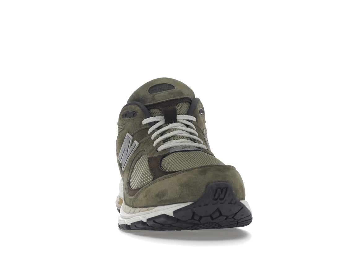 New Balance 2002R Olivbraun - vue secondaire A