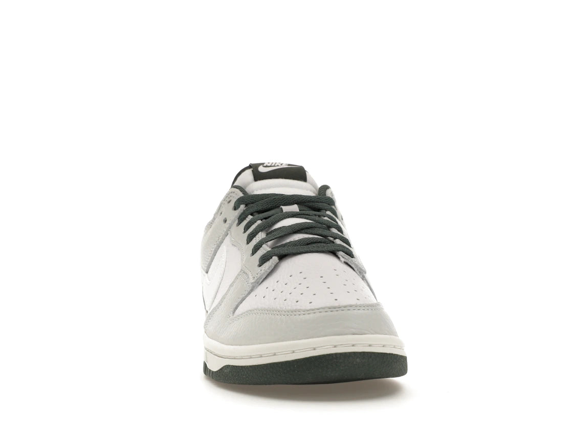 Nike Dunk Low Retro SE Photon Dust Vintage Green - vue secondaire A