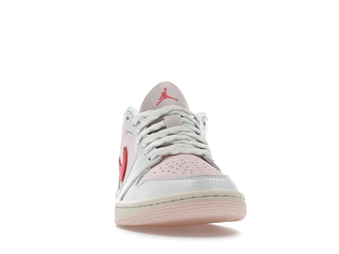 Jordan 1 Low SE Strawberry Milkshake (Women's) - vue secondaire A