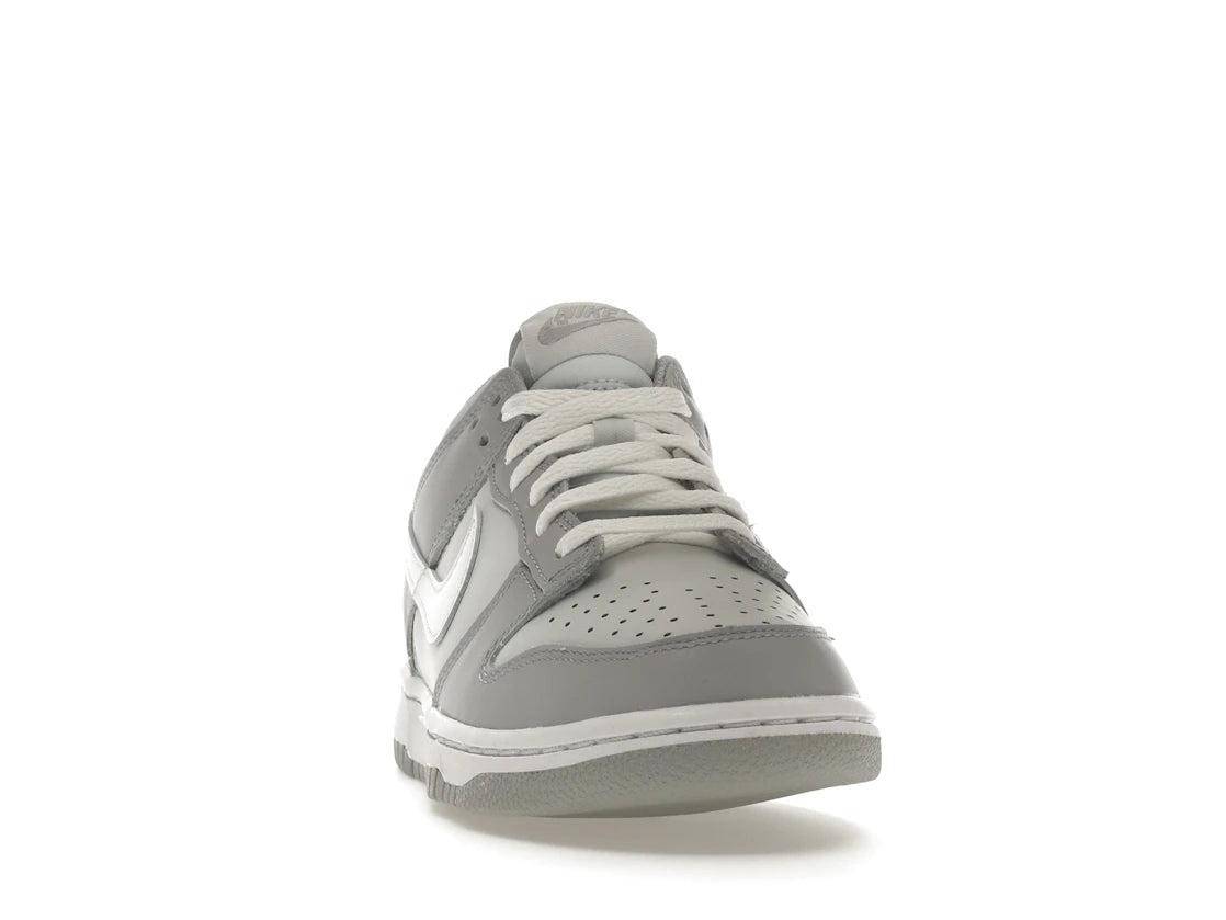 Nike Dunk Low Two-Toned Grey (GS) - vue secondaire A