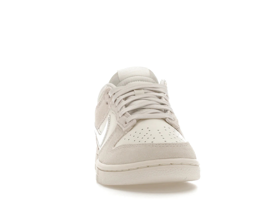 Nike Dunk Low Sail Iridescent Swoosh (Women's) - vue secondaire A