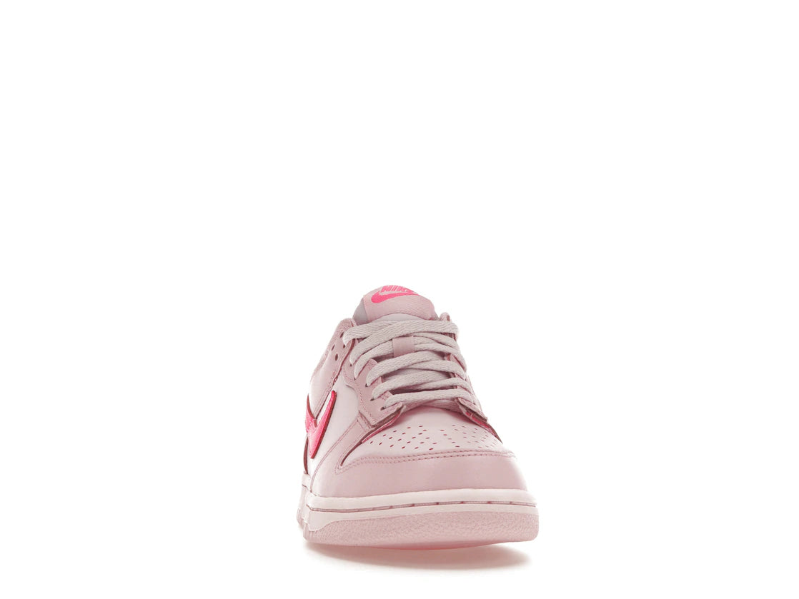 Nike Dunk Low Triple Pink (GS) - vue secondaire A