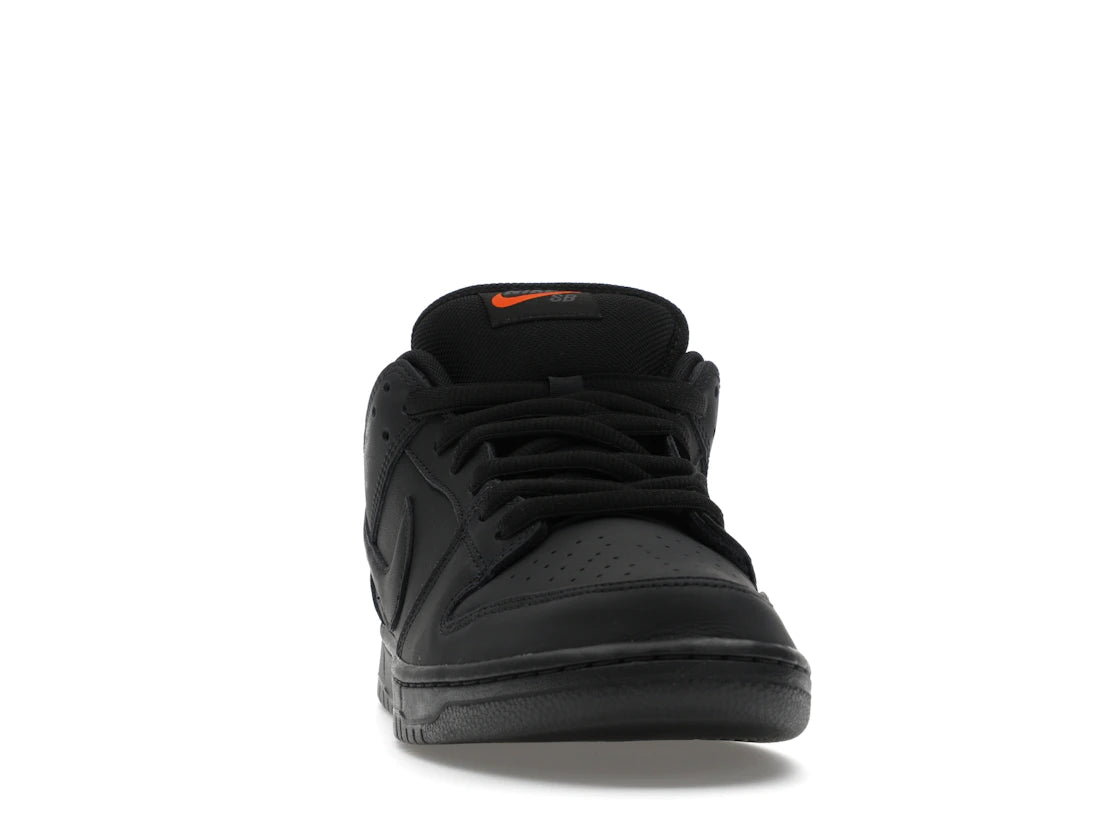 Nike SB Dunk Low Pro Triple Black - vue secondaire A