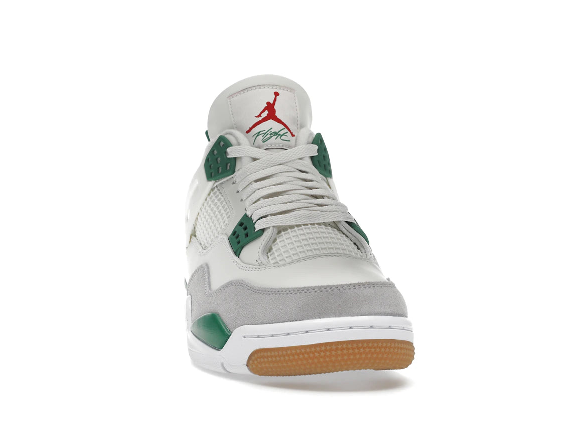 Jordan 4 Retro SB Pine Green - vue secondaire A