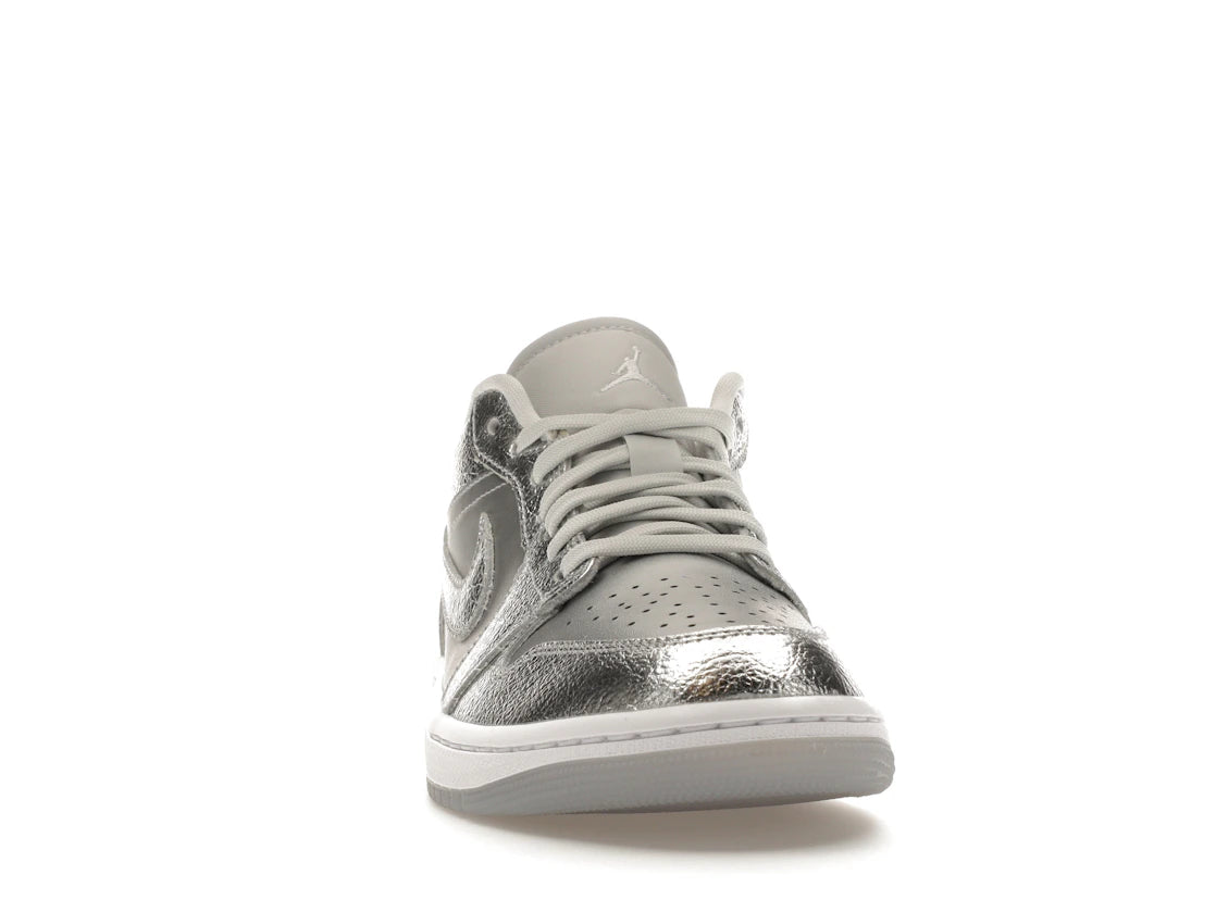 Jordan 1 Low SE Metallic Silver (Damen) - vue secondaire A