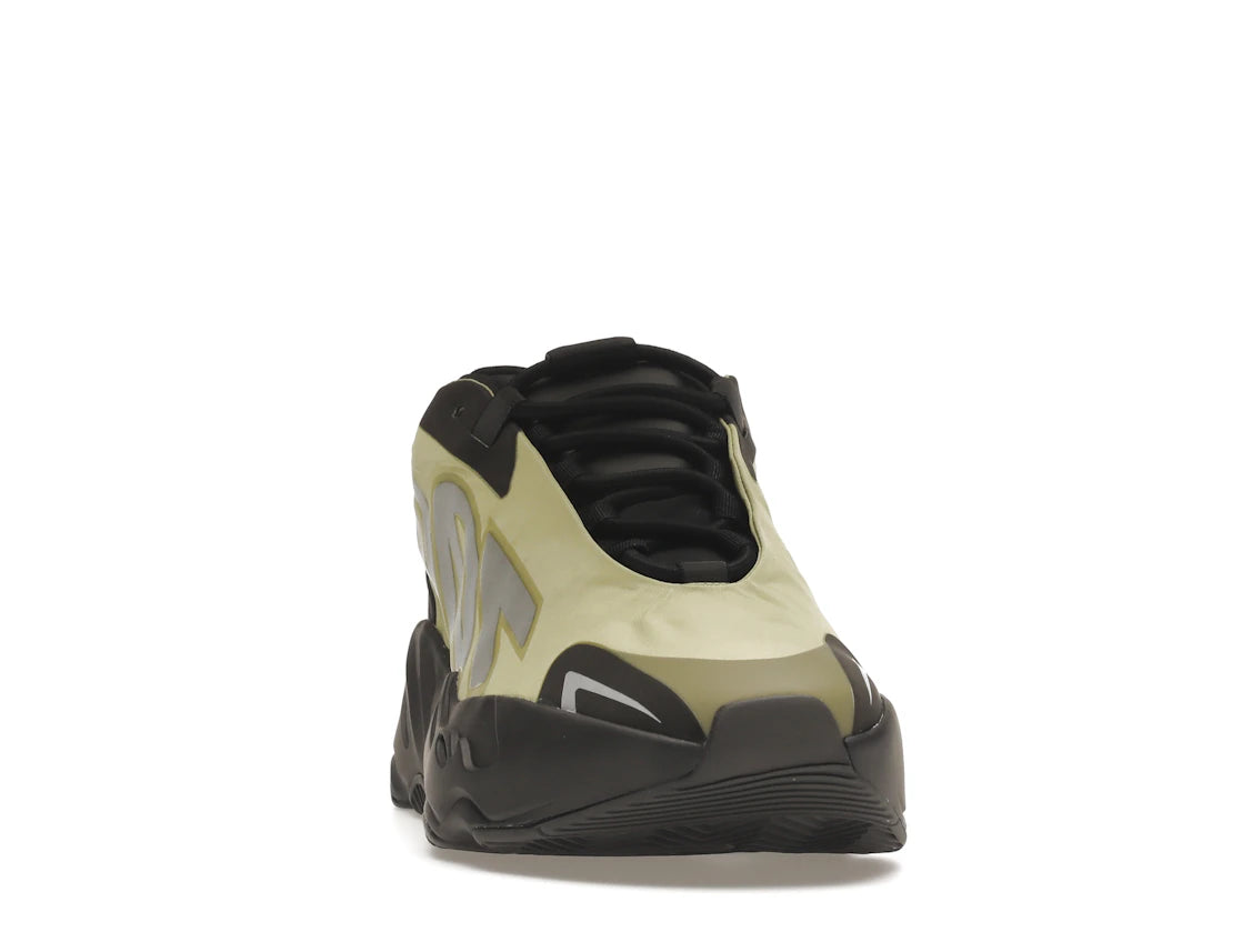 adidas Yeezy Boost 700 MNVN Resin - vue secondaire A
