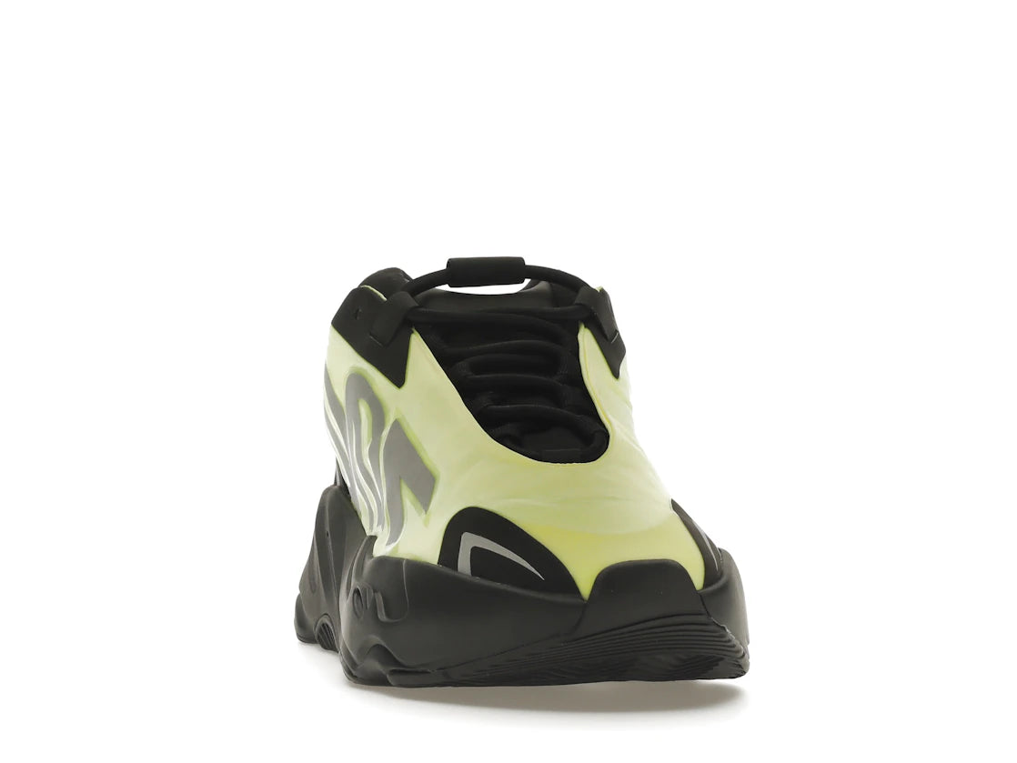 adidas Yeezy Boost 700 MNVN Phosphor - vue secondaire A