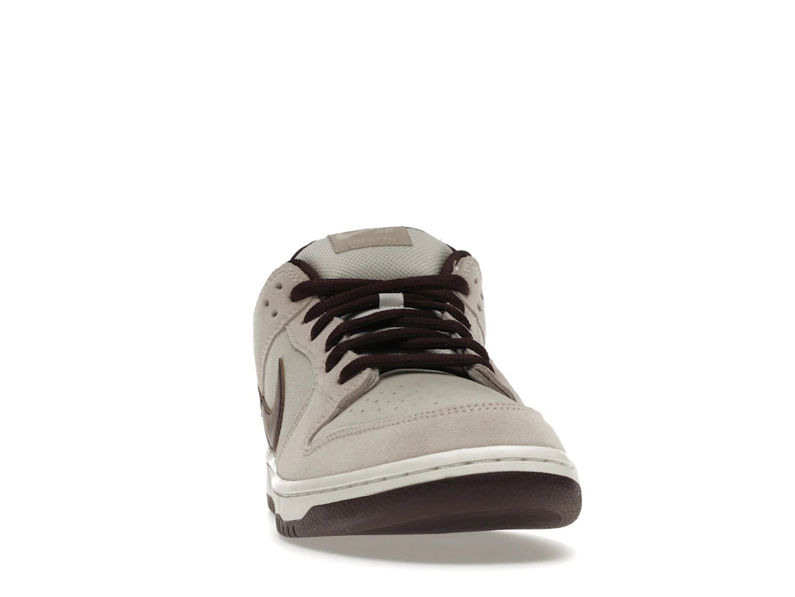 Nike SB Dunk Low Desert Sand Mahogany - vue secondaire A