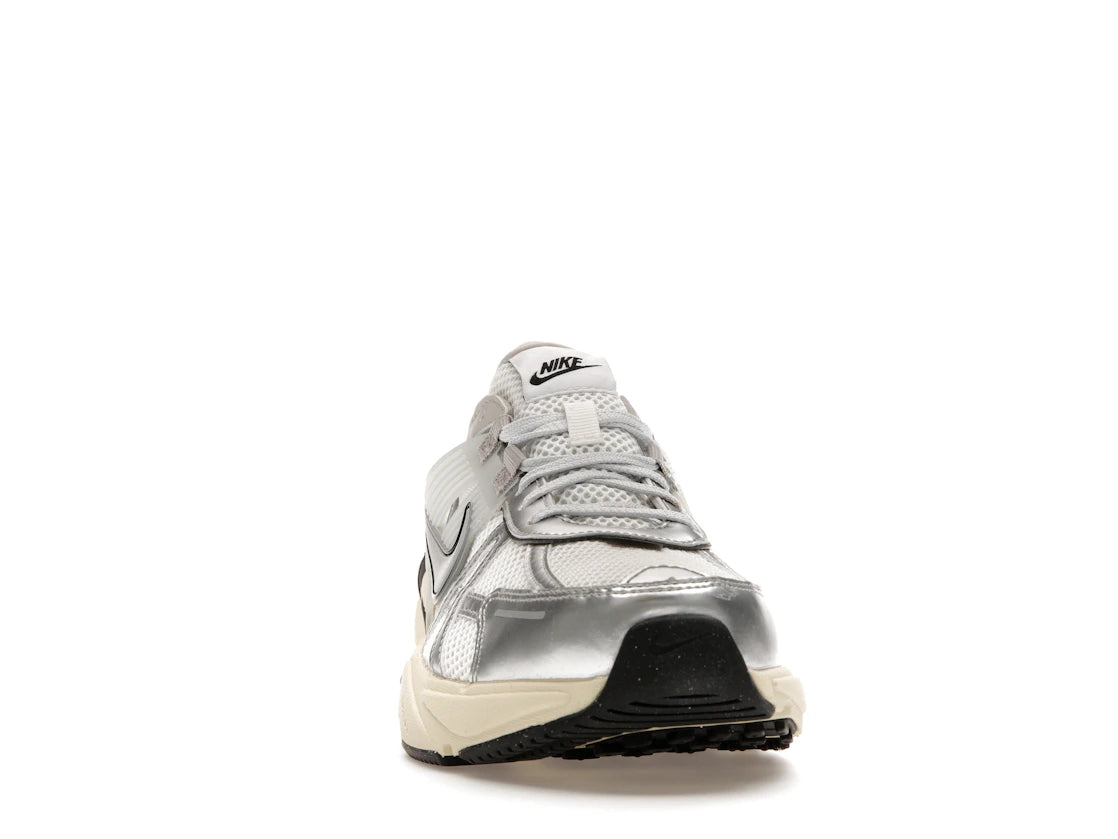 Nike V2K Run Summit White Metallic Silver (Women's) - vue secondaire A