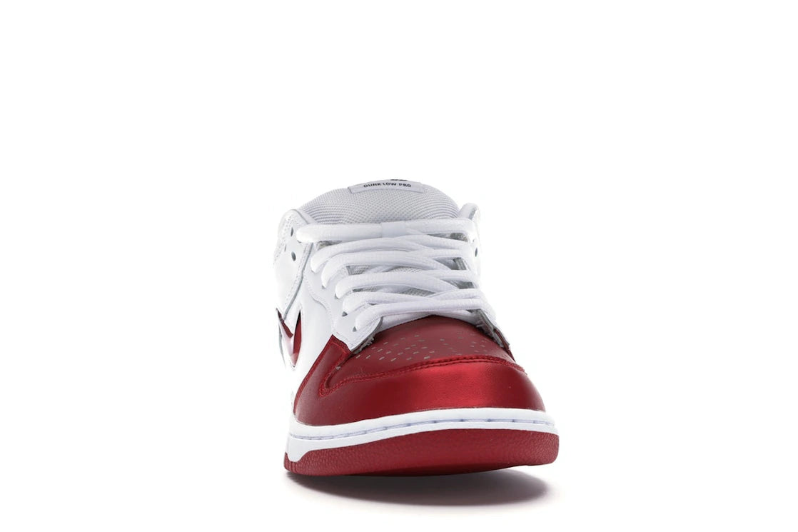 Nike SB Dunk Low Supreme Jewel Swoosh Red - vue secondaire A
