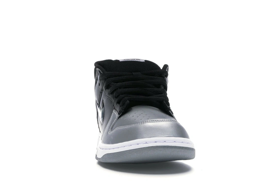 Nike SB Dunk Low Supreme Jewel Swoosh Silver - vue secondaire A