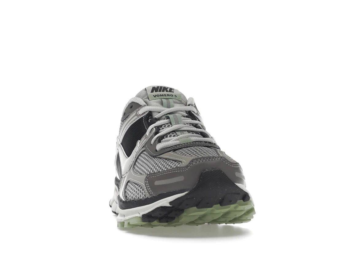 Nike Zoom Vomero 5 Cobblestone Flat Pewter (Women's) - vue secondaire A