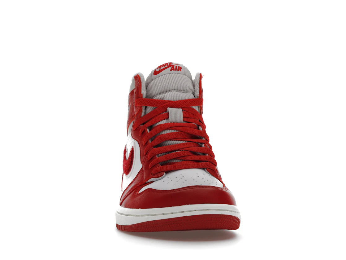 Jordan 1 Retro High OG Varsity Red (Women's) - vue secondaire A