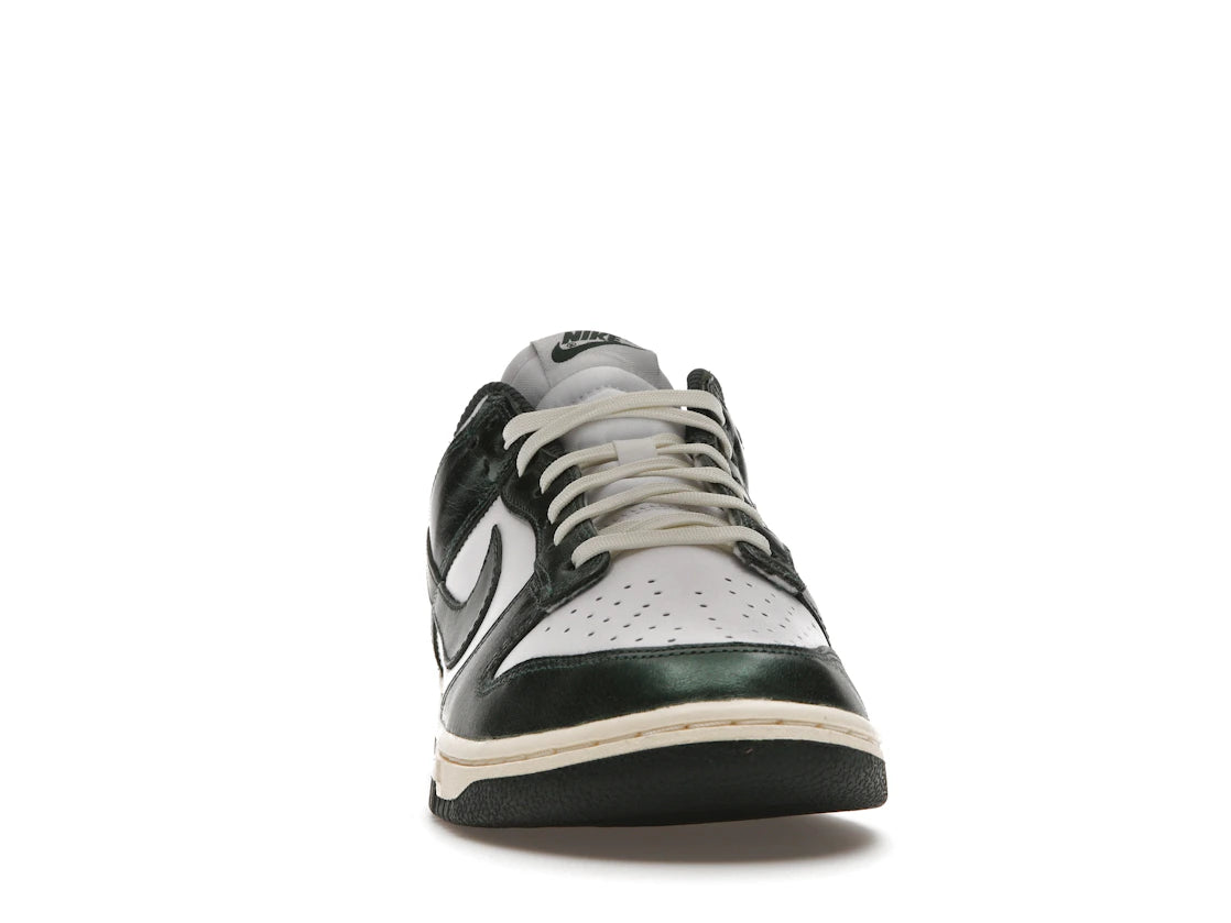 Nike Dunk Low Vintage Green (Women's) - vue secondaire A