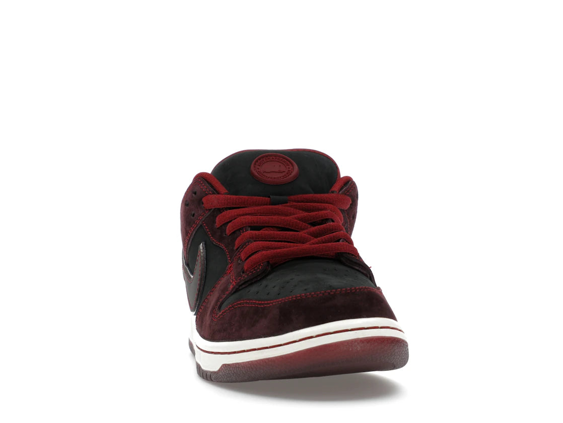 Nike SB Dunk Low Riot Skateshop - vue secondaire A