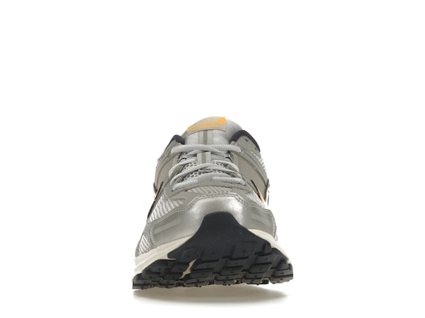 Nike Zoom Vomero 5 Pure Platinum Laser Orange